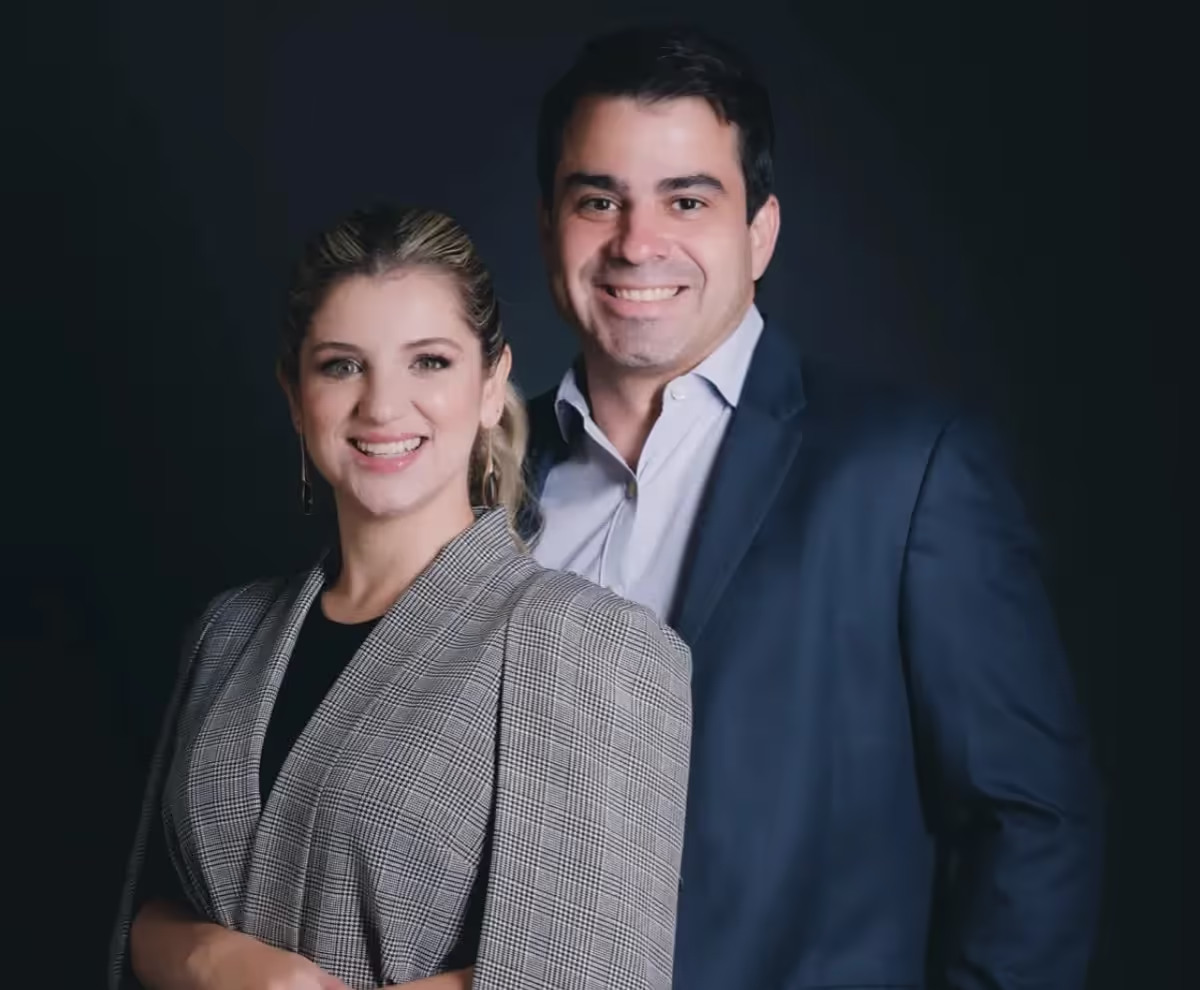 Dra. Lorena Lavagnoli Goulart e Dr. André Luiz Goulart — ALL Oftalmologia